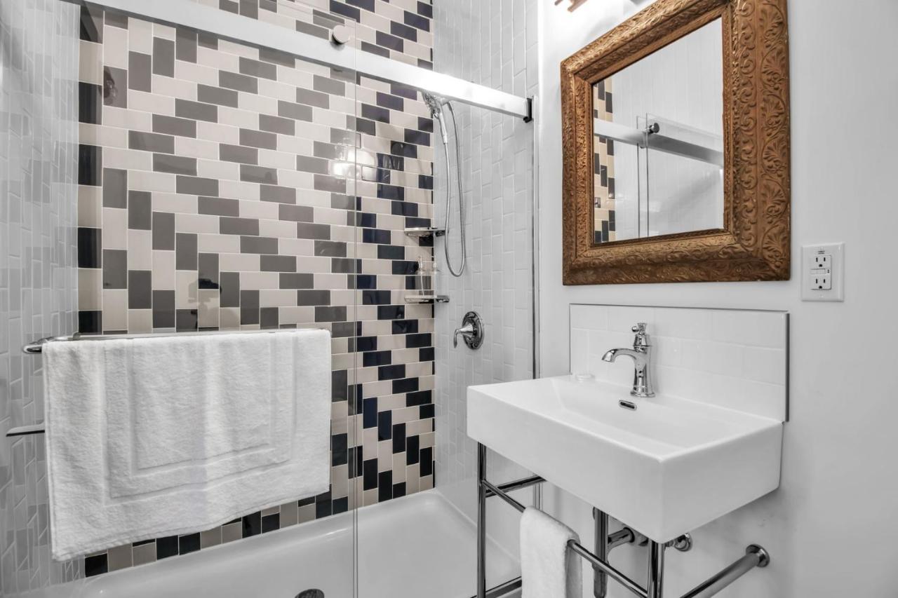 Webber Hotel Lyndonville 외부 사진